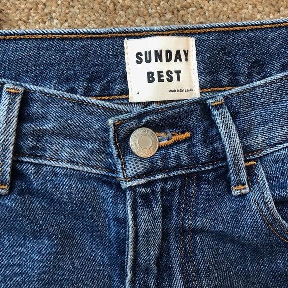 Aritzia Matilda High-Waisted Mom Jeans in 4 - Picture 10 of 10